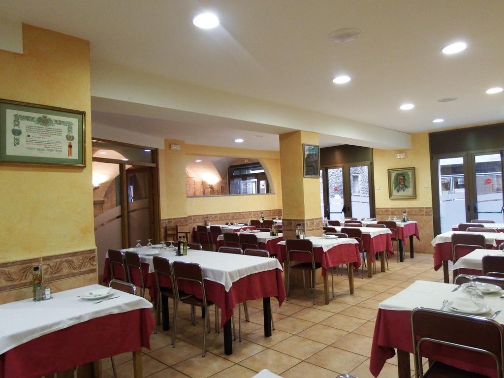 Apartamentos Fonda Finet Sant Felíu de Pallarols Zewnętrze zdjęcie