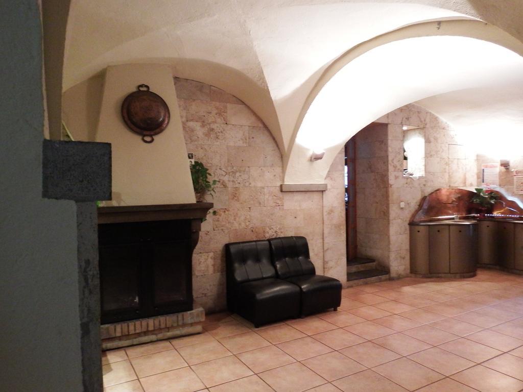 Apartamentos Fonda Finet Sant Felíu de Pallarols Zewnętrze zdjęcie