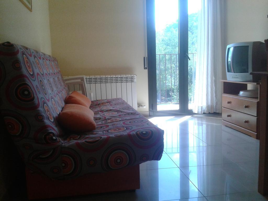 Apartamentos Fonda Finet Sant Felíu de Pallarols Zewnętrze zdjęcie